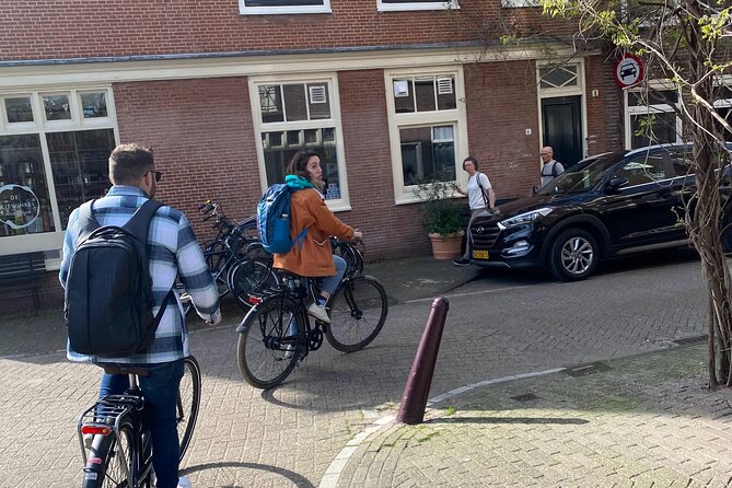 Daily group bike tour in Spanish. - Why a Spanish-speaking bike tour works well in Amsterdam