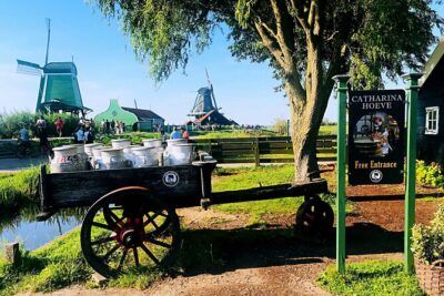 Day Tour Giethoorn, Afsluitdijk and Zaanse Schans with Boat Cruise
