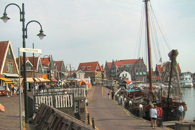 Day Trip from Amsterdam to Zaanse Schans Windmills and Volendam - Alida Hoeve, where cheese and clogs meet
