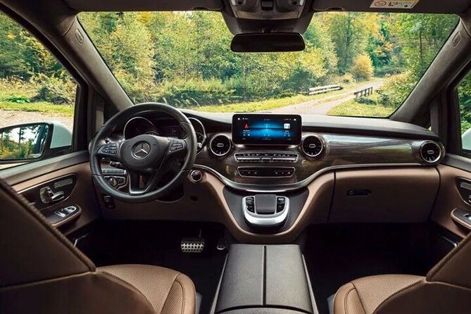 Departure from Amsterdam City to Amsterdam Airport AMS by Minivan - Inside the Mercedes V Class