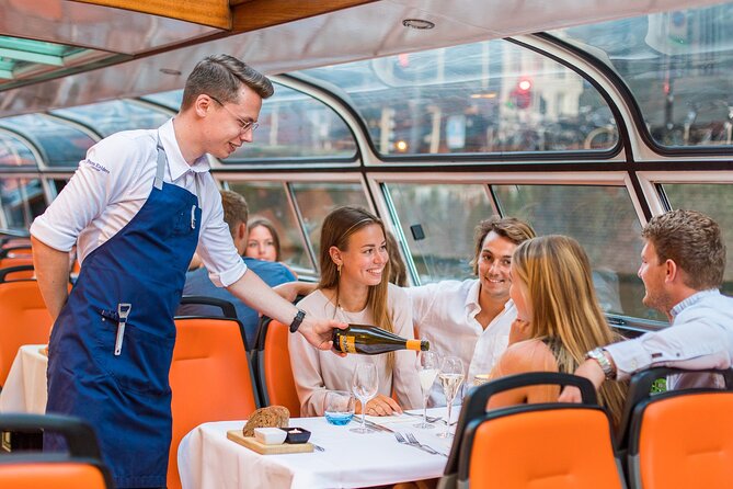 Dinner Canal Cruise Amsterdam: 4-Courses Including Drinks - Choosing between the meat, fish, and vegetarian menus