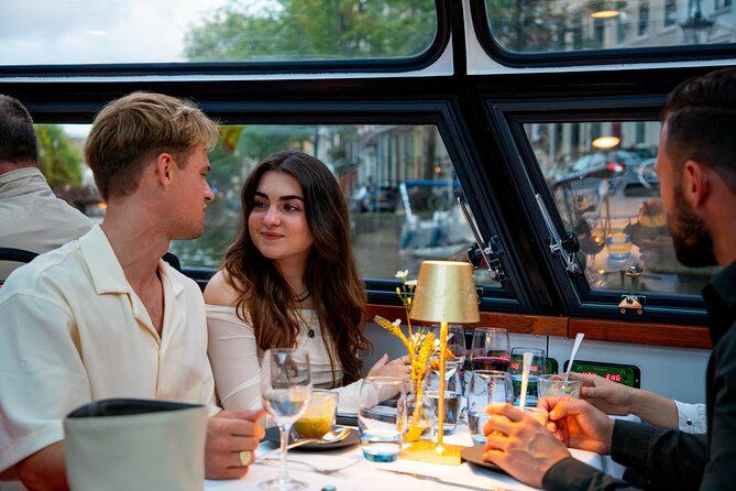 Dinner Canal Cruise Amsterdam: 4-Courses Including Drinks - What the dinner setting gets right, and where it falls short