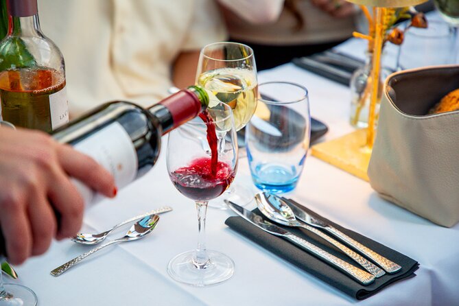 Dinner Canal Cruise Amsterdam: 4-Courses Including Drinks - Who should book this Amsterdam dinner cruise?