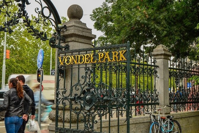 Discover Amsterdam Vondelpark in this Outside Escape city game! - Stop 1: Vondelpark sets the tone