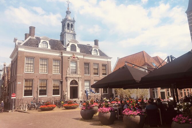 Dreamy Dutch Villages Tour: Giethoorn, Zaanse Schans & More - The long road to Giethoorn