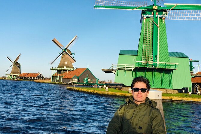 Dreamy Dutch Villages Tour: Giethoorn, Zaanse Schans & More - Watching clogs take shape at Kooijman