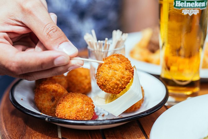 Drinks & Bites in Amsterdam Private Tour - Three tastings that give the walk its purpose