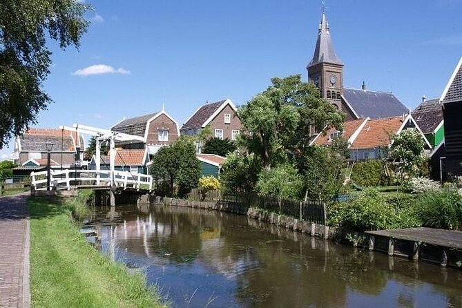 E-Bike PRIVATE tour Countryside of Amsterdam Volendam Marken - Katwoude: fifteen minutes among farms