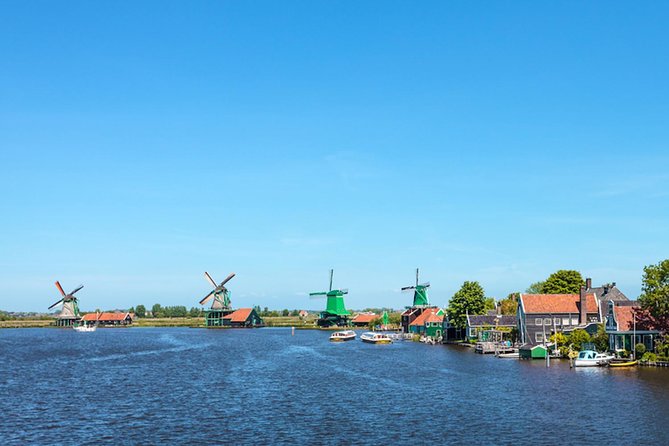 Excursion to the mills of Zaanse Schans - Who will enjoy this outing most?
