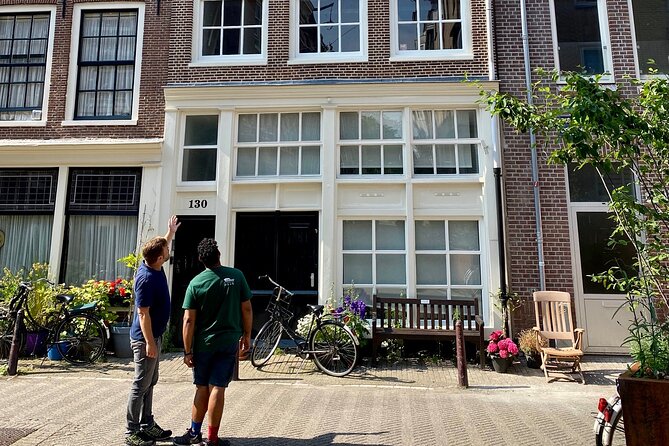 Explore hidden streets with friends - What the $52.81 price buys you