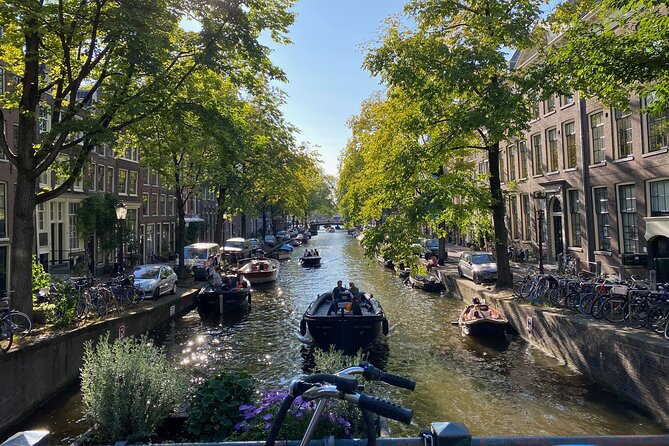 Explore hidden streets with friends - Private Tour - Crossing the Canal Ring over one hour