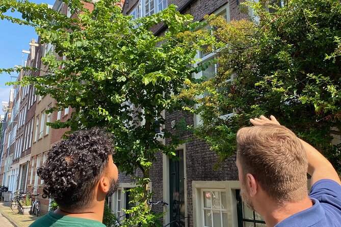 Explore hidden streets with friends - Private Tour - Entering the Jordaan through quieter streets
