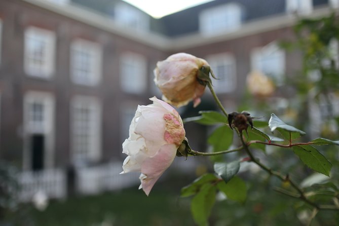Explore hidden streets with friends - Private Tour - Passing Anne Frank House and Westerkerk