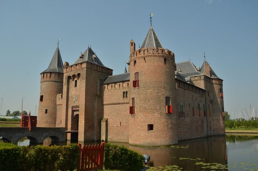 From Amsterdam: Amsterdam Castle Muiderslot Private Tour - Inside the castle rooms