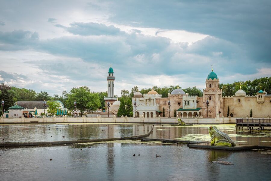 From Amsterdam: Day Trip to Efteling Theme Park with Ticket - Who Will Enjoy This Day Most?