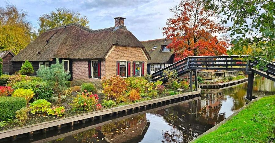 From Amsterdam: Giethoorn & Zaanse Schans Tour w/ Small Boat - Key points to know before you book