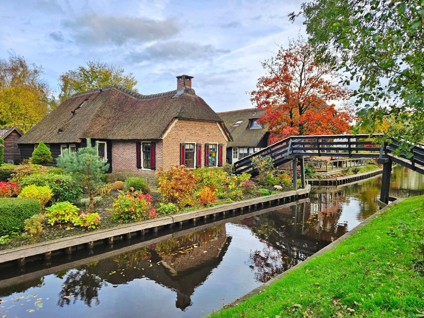 From Amsterdam: Giethoorn & Zaanse Schans Tour w/ Small Boat - The guides make a real difference