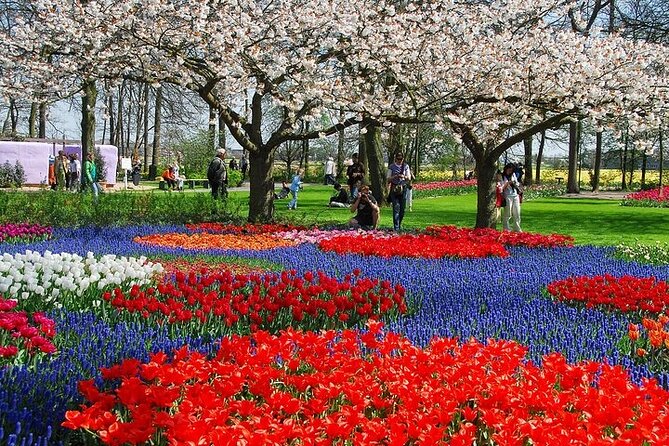 From Amsterdam: Keukenhof Gardens Ticket and Transfer - Entering Keukenhof with about three hours inside