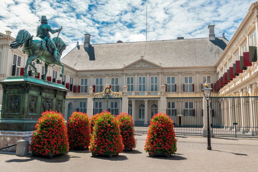 From Amsterdam: Rotterdam and The Hague Tour in Spanish - Transport, meeting point, and timing