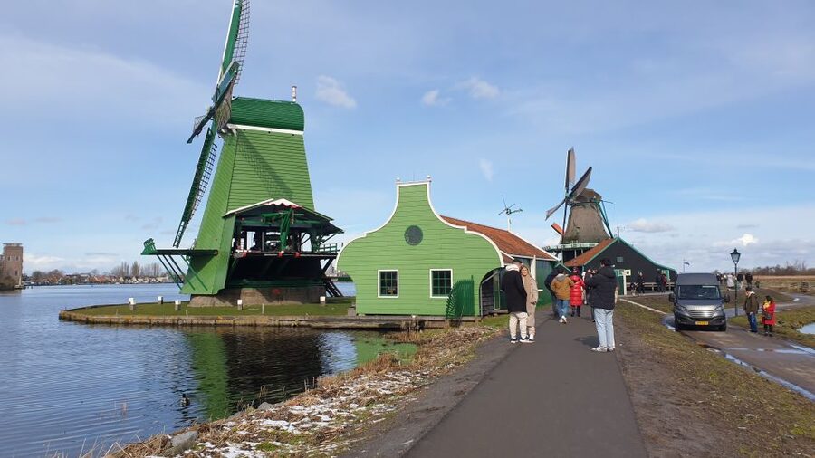 From Amsterdam: Small Group Zaanse Schans and Volendam Tour - Clogs, cheese, and the giant wooden shoe