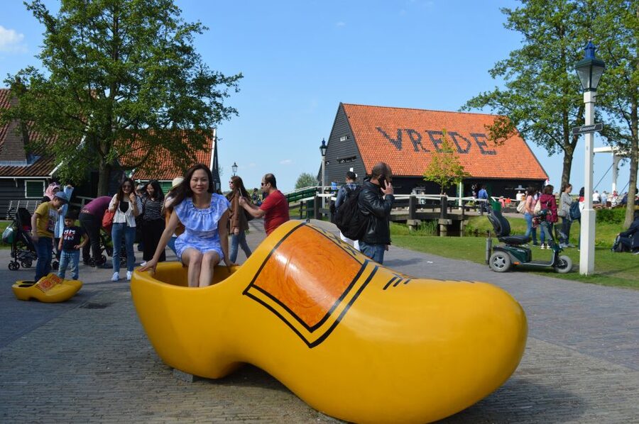 From Amsterdam: Small Group Zaanse Schans and Volendam Tour - What the small group changes
