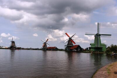 Windmills & Volendam Private Tour