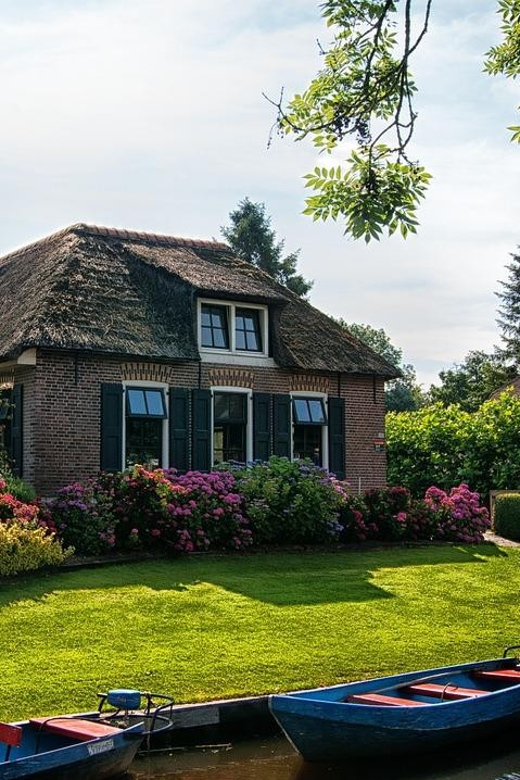 From Amsterdam: Zaanse Schans and Giethoorn Countryside Trip - Private transport from Amsterdam