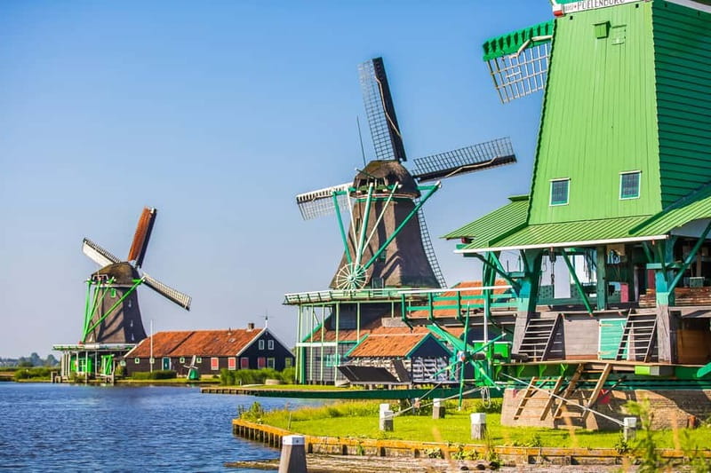 From Amsterdam: Zaanse Schans, Volendam, and Marken Day Trip - Guides, commentary, and the bus ride