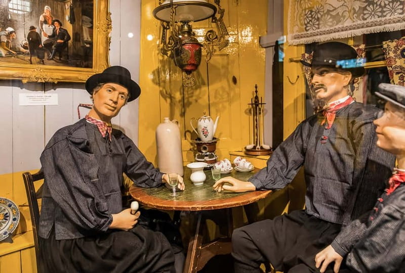 From Amsterdam: Zaanse Schans, Volendam, and Marken Day Trip - Cheese-making and traditional Dutch flavor