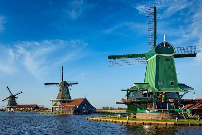 From Amsterdam: Zaanse Schans, Volendam, Giethoorn with Boat Tour - The guide matters more than the vehicle