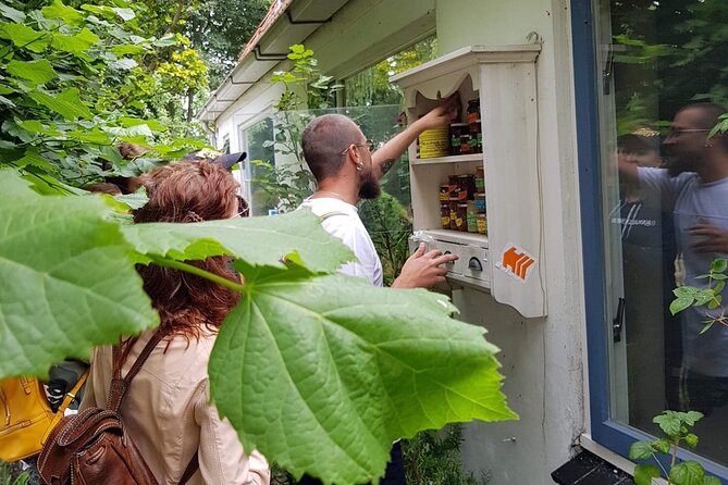 Full-Day Private Guided Countryside Tour from Amsterdam by Bike - Monnickendam harbor and smoked eel
