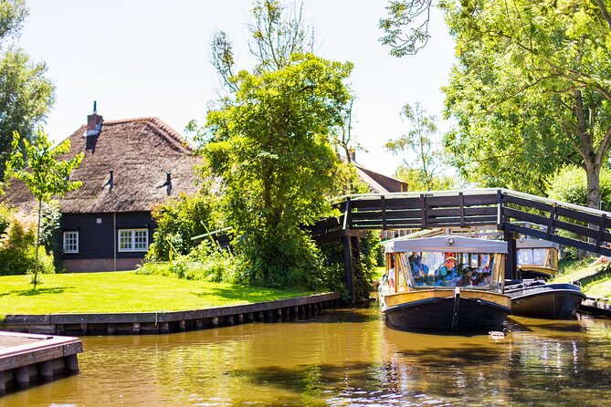 Giethoorn and Afsluitdijk Day Trip from Amsterdam with Boat Trip - Why Giethoorn makes this day trip special