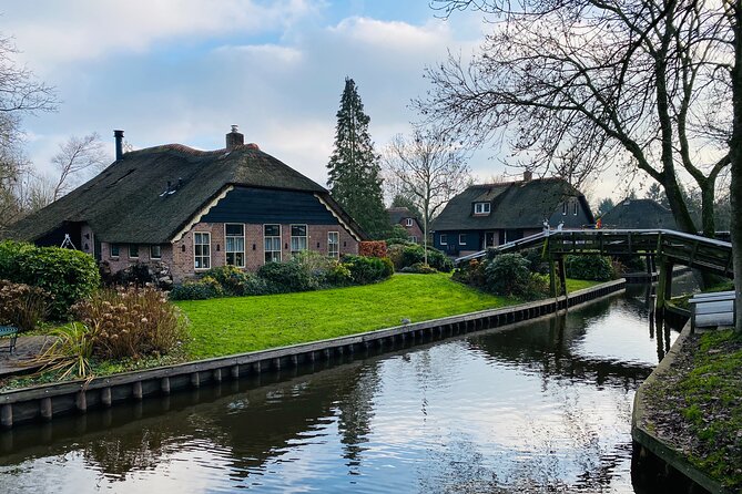 Giethoorn and Zaanse Schans Day Tour Small Group Incl. Boat Ride - Zaanse Schans: windmills, cheese, and working traditions