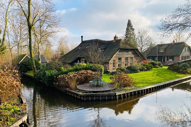 Giethoorn and Zaanse Schans Day Tour Small Group Incl. Boat Ride - Lunch and free time in Giethoorn