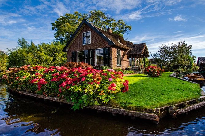 Giethoorn Guided DayTrip from Amsterdam - Why Giethoorn makes a good break from Amsterdam