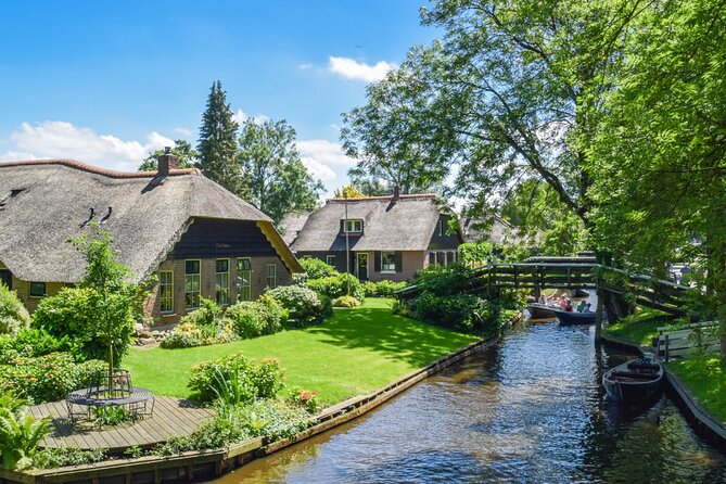 Giethoorn Private Tour with Cruise and Lunch from Amsterdam - Why Giethoorn makes a worthwhile day trip