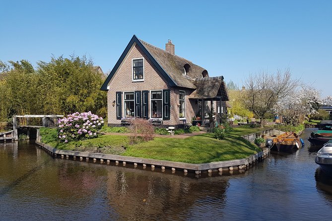 Giethoorn Small-Group Tour from Amsterdam (Max. 8 People) - Why Giethoorn works as an Amsterdam day trip