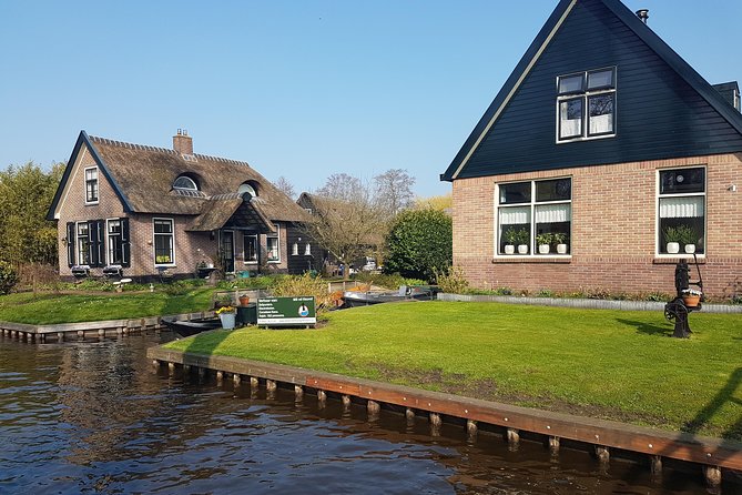 Giethoorn Small-Group Tour from Amsterdam (Max. 8 People) - The early private boat ride through Giethoorn