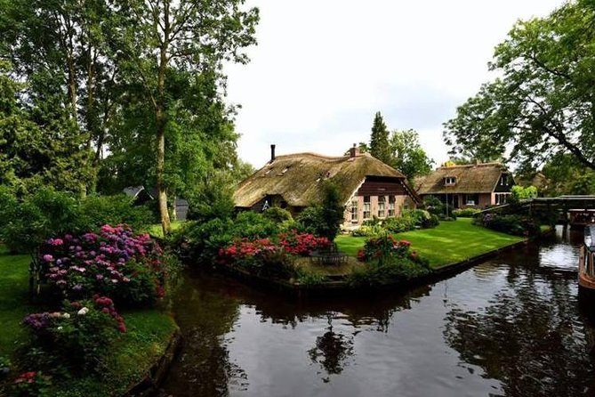 Giethoorn, Zaandam & Zaanse Schans Day Tour w/ Small Boat Ride - Two famous Dutch stops, one very full day
