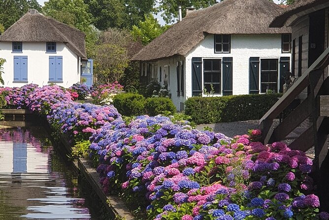 Giethoorn, Zaandam & Zaanse Schans Day Tour w/ Small Boat Ride - Cheese tasting at Catharina Hoeve