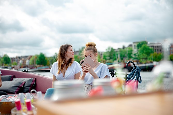 Guided Amsterdam Canal Cruise – Snacks & Drinks on board(1 Hour) - The grand Herengracht and Amsterdam’s Golden Age