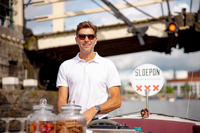 Guided Amsterdam Canal Cruise – Snacks & Drinks on board(1 Hour) - Drinks, Dutch cheese, and the feel onboard