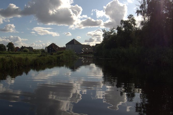 Guided Canoe Adventure with Picnic Lunch in Waterland from Amsterdam - Who Should Book This Canoe Trip?