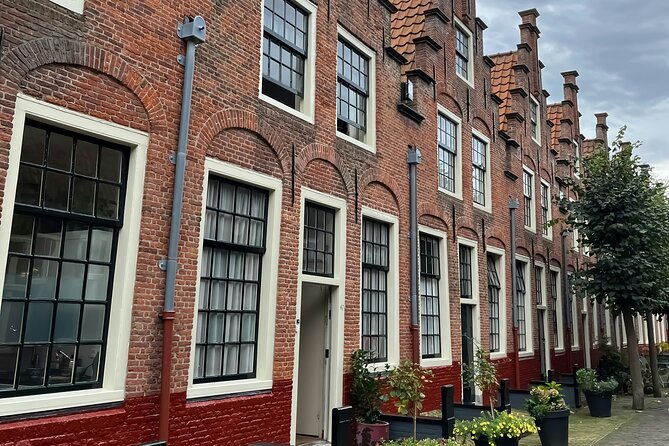 Haarlem Private Day Trip from Amsterdam with Local - A walking hour for canals, shops, and lunch
