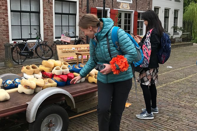 Half-Day Edam and Volendam Private Walking Tour from Amsterdam - Extending the day with eel soup