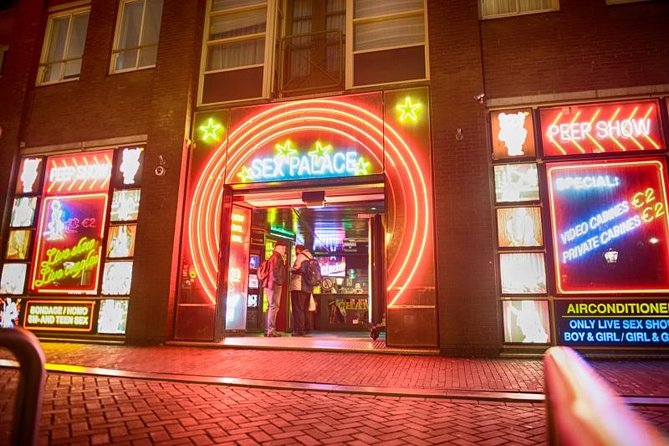 Half-Day Tour of Red Light District and Jordaan District with Private Guide in Amsterdam - Albert-Cuyp Market in De Pijp