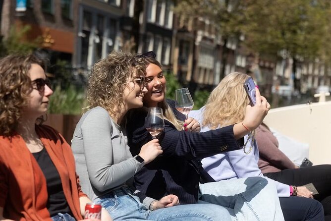 Highlights and Local Insights Canal Cruise Tour in Amsterdam - Why Amsterdam’s Canals Are the Main Attraction