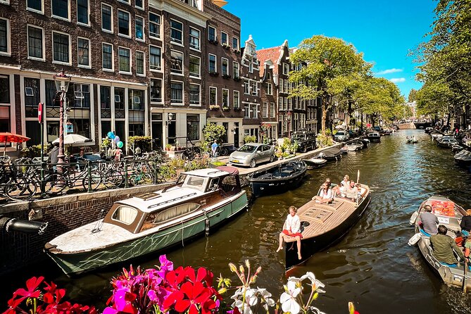 Humans of Amsterdam: Cultural Walking Tour incl. meeting 2 locals - Finishing with craft beer at Brouwerij de Prael