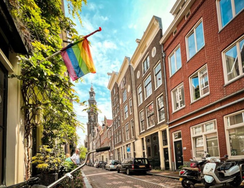 Humans of Amsterdam - Small group cultural walking tour - Quirky shops, apple pie, and a brown cafe