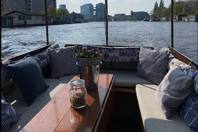 Luxury Amsterdam Canal Cruise – Unlimited Cocktails Included (1H) - The oldest canal gives you an immediate sense of place